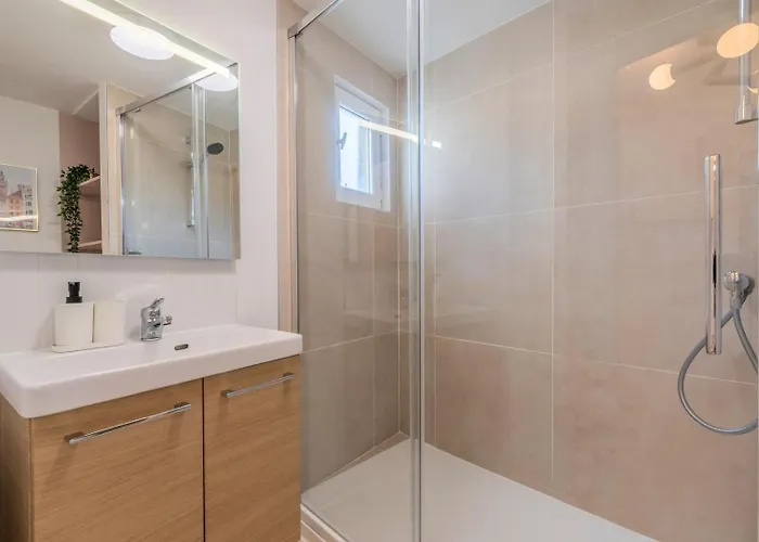 Grand Place Very Well Located *