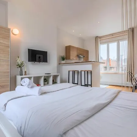 Grand Place Very Well Located *